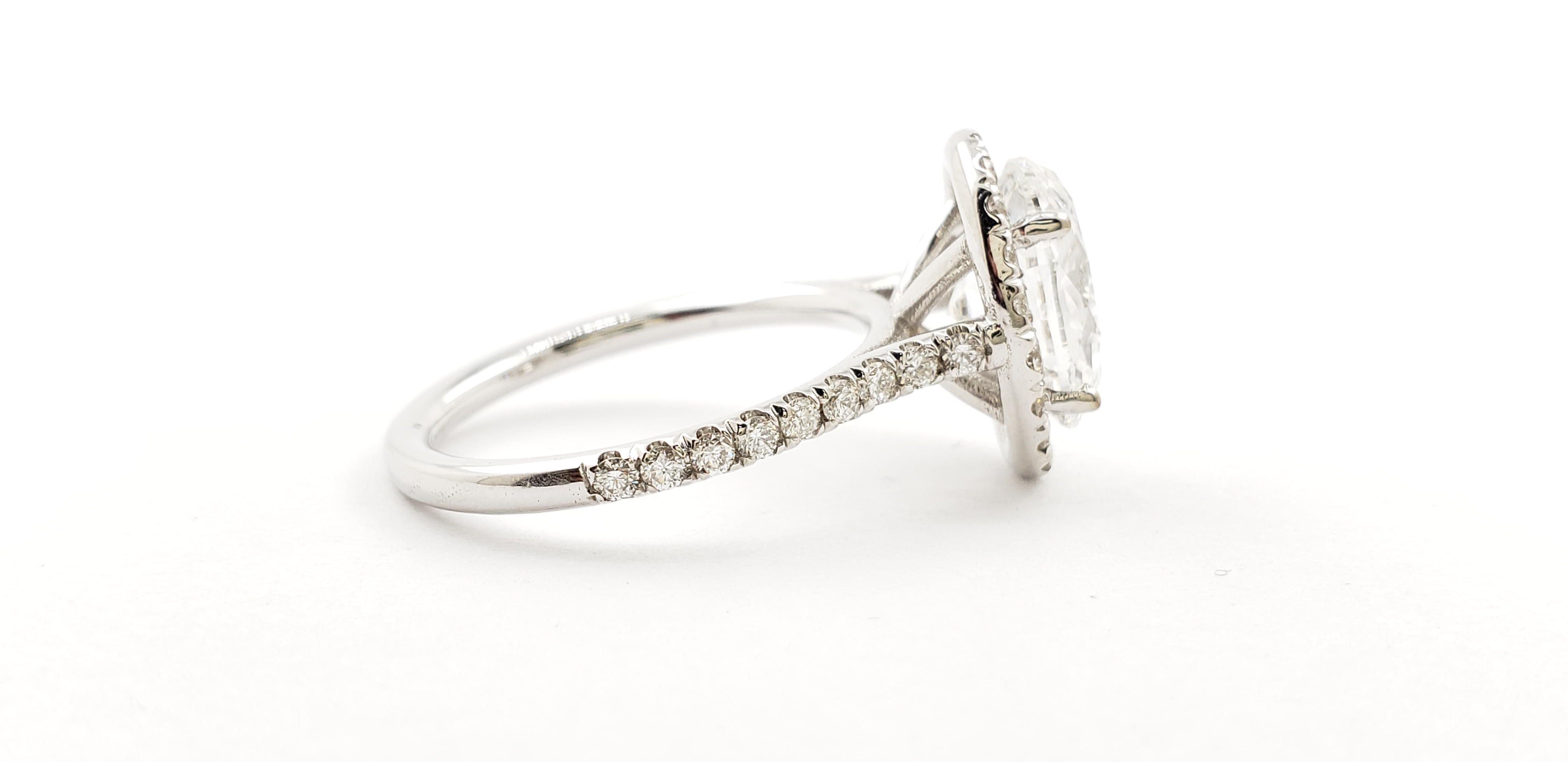 Oval Shape Diamond Halo Ring